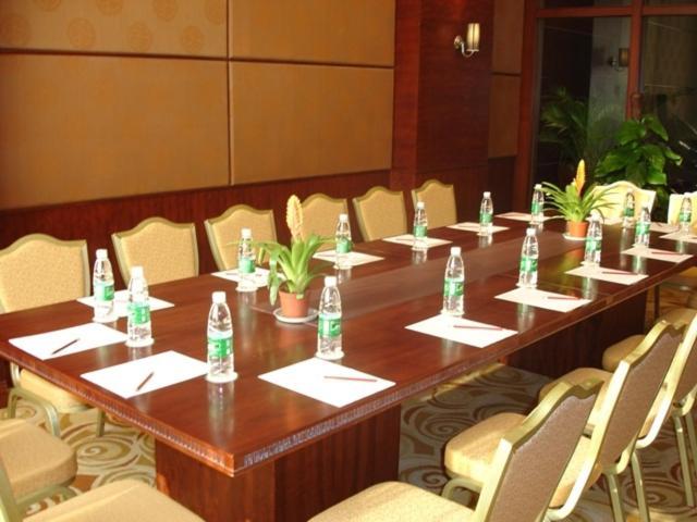 Phoenix Hotel Wuyi Дзянмън Екстериор снимка
