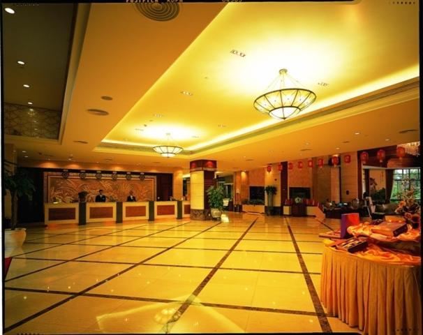 Phoenix Hotel Wuyi Дзянмън Екстериор снимка