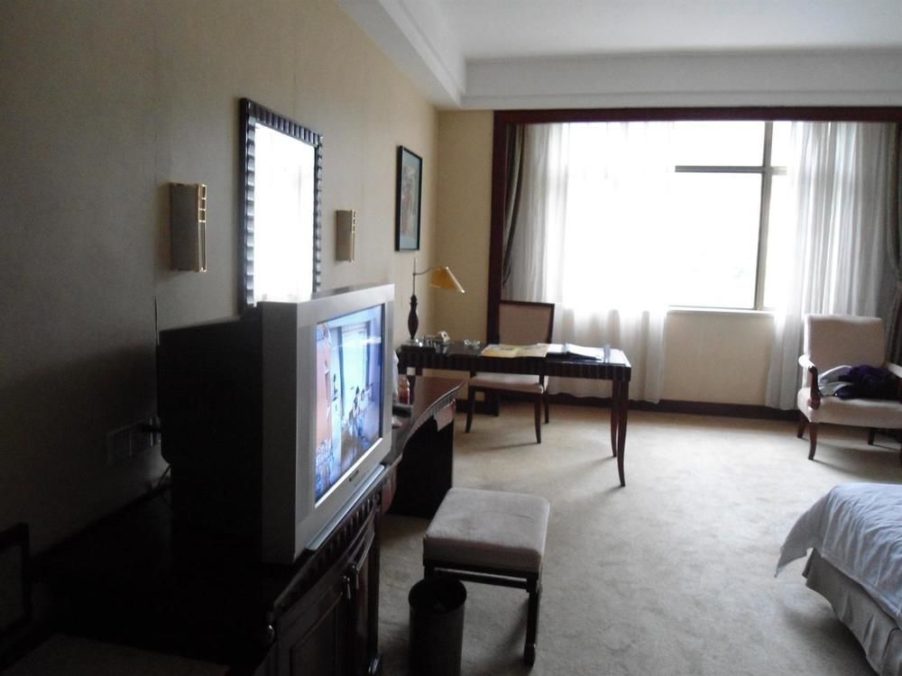 Phoenix Hotel Wuyi Дзянмън Екстериор снимка