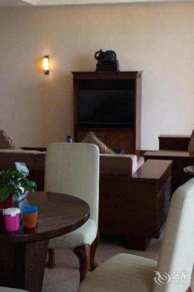 Phoenix Hotel Wuyi Дзянмън Екстериор снимка