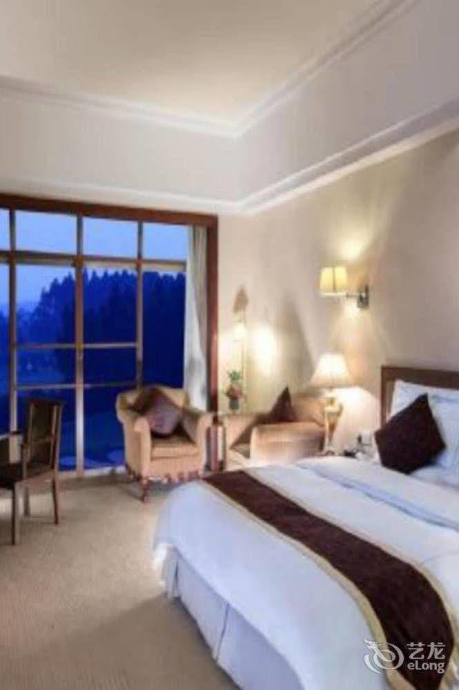 Phoenix Hotel Wuyi Дзянмън Екстериор снимка