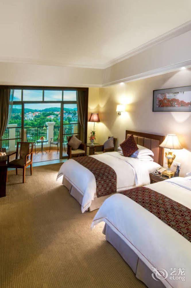 Phoenix Hotel Wuyi Дзянмън Екстериор снимка